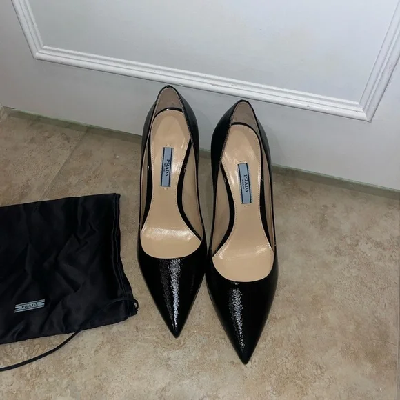 Prada Glossy Black Women display picture 1